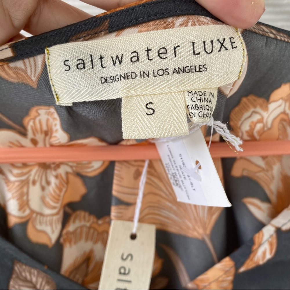 SALTWATER LUXE Long Sleeve Button Front Floral Blouse in Slate - Picture 2 of 10